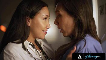 doctor vicki chase says spread those legs for muff diving, sinn sage