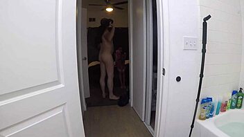 Candy Cruise Bathtub POV Extreme Sucking