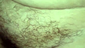 Rubbing cum into her cervix trying to get pregnant 😍