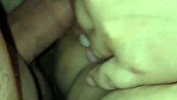 Rubbing cum into her cervix trying to get pregnant 😍