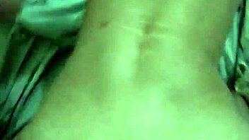 Muchachos de 18 años cojen en cuatro