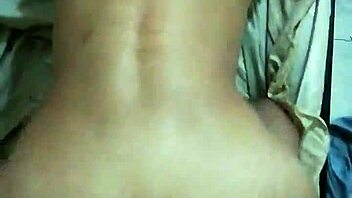 Muchachos de 18 años cojen en cuatro