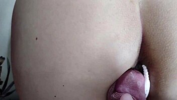 does actress hotferma want to show her butt?