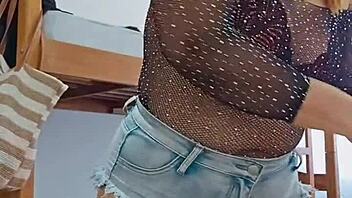 Live ass-stuffed shorts intrigue