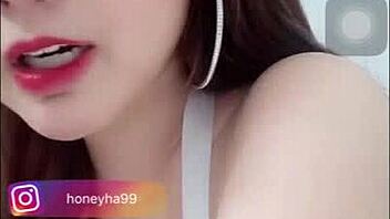 Pen jente på Bigo cam-show i 2019