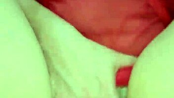 Masturbandose En Solitario Hasta Llegar Al Orgasm?