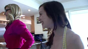 Mature Cougar And Sexy Girl In Rough Sex!