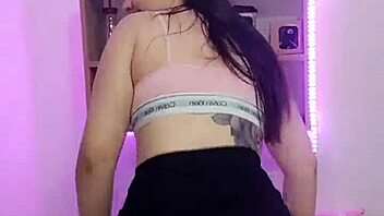 Brazilian girl dances funk intensely