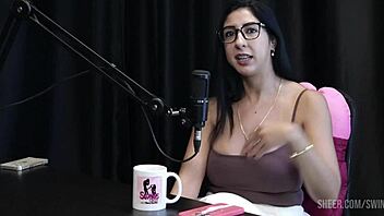 Renatinha Melo stars in compilation with Tifany Rocha and Didy Reis. They engage in bisexual sex and massages in sheer red outfits.