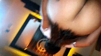 culona morena se da tremendos centones