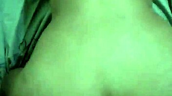 Muchachos de 18 años cojen en cuatro