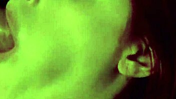 redhead paysan gets her cunt full of huge dick in 3-way 😈