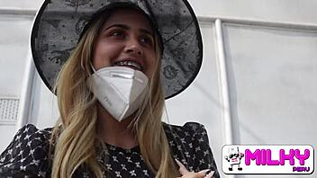 free video - if you give me some candies i'll suck your big dick on the street