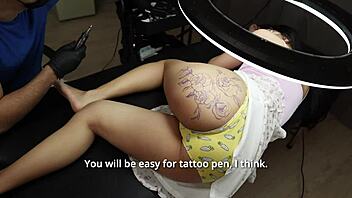 Big Ass Girl While Tattoo Feeling Horny And Seduce The Artist