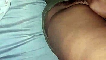 Mi Padrastro Irrumpe En Mi Habitacion Me Pilla Sin Calzon!