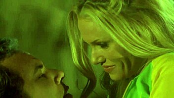 outdoor sex with horny blonde girlfriend 😘