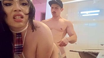 Morena and Saymon fitness in swing house