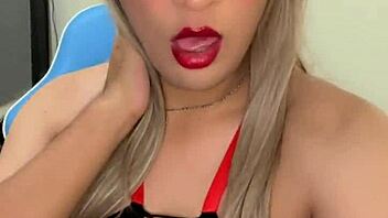 Linda, jako doktorka, vyšetřuje bohaté prsa svých pacientek?