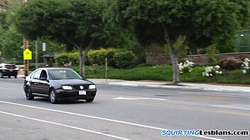 milf scissoring with teen babe