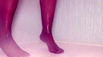 Look at these wet nylon feet teasing in the shower!