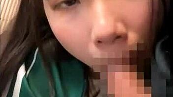 あどけないのにエッチなことに興味津々なバスケ部女子マネージャー！思わず吸い付きたくなるぷっくり乳首のロケットおっぱい！困り眉で見つめられながらのフェラは暴発必至！合宿中に禁断の中出しイチャラブハメ撮りセックス！