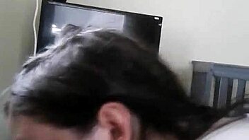 白妞给黑屌深喉吞精