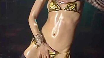 Enjoy the graceful movements in this traditional Japanese dance routine