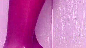 Look at these wet nylon feet teasing in the shower!