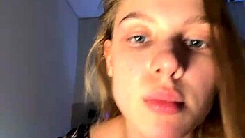 Fingering Tight Pink Pussy So Hot