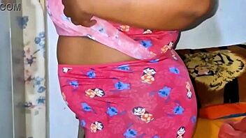 The Couple Applies Moisturizer In Public With Big Tits And Ass