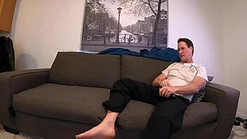 Does Scarlett Johnson Need Cum?