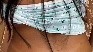 Watch The Latina Novinha Fucking Outdoors In The Favela Behind The Wall!