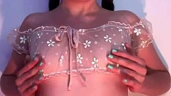 Young Colombian Girlfriend Masturbates And Cums