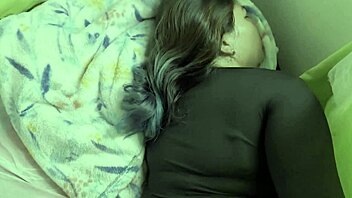 chica de enorme culo es follada por su amigo, creampie incluido 😏