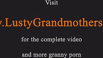 Oh, la nonna rossa ama così tanto il sapore del cazzo giovane, tette cadenti rimbalzano in cowgirl