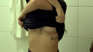 Selvageria romantica no banho