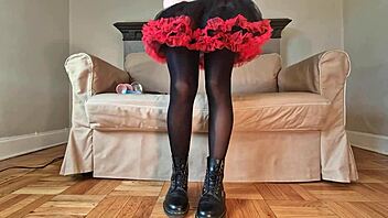 MASTURBATING Wide Open PIERCED STRETCHED Pussy