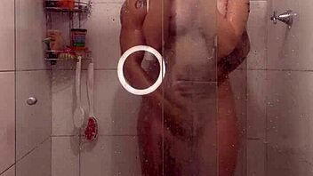 Selvageria romantica no banho