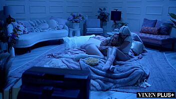 vixenplus voluptuous besties skye and blake masturbate together