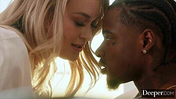 นาตาเลีย สตาร์ สาวบลอนด์สวยขย่มควยดำยักษ์ใหญ่ ลึกๆ มิชชันนารี่และโด๊กกี้ทั้งวัน!