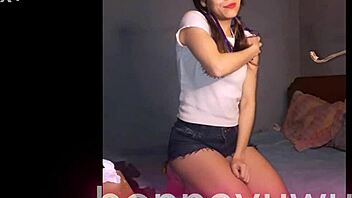 Bonneyuwu - Argentina Girl Masturbates on Bed with Transparent Dildo