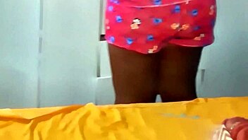 The Couple Applies Moisturizer In Public With Big Tits And Ass