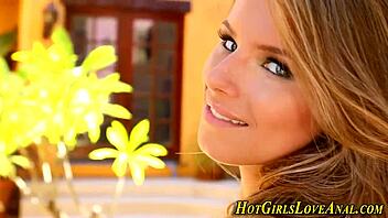 Latina lesbo eats box passionately 😘