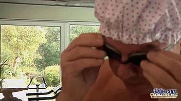 Teen Girl Feels Intense Emotions During Super Hot Blowjob And Cumshot With Grandpa In Her Pussy