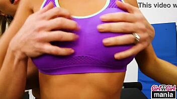 Sensual Fit Lesbians Nikki Knightly With Big Ass