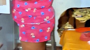 The Couple Applies Moisturizer In Public With Big Tits And Ass