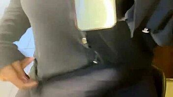 Enfiando a rola no corno a maior que eu