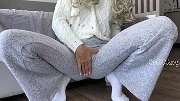 Big Ass Babe Squirts Wet Pussy in Panties