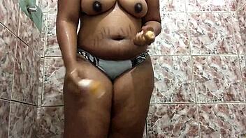 Lizni mojo obrito azijsko pičko zdaj!