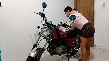 my stepdaughta sends sexy video with gift i left in her room